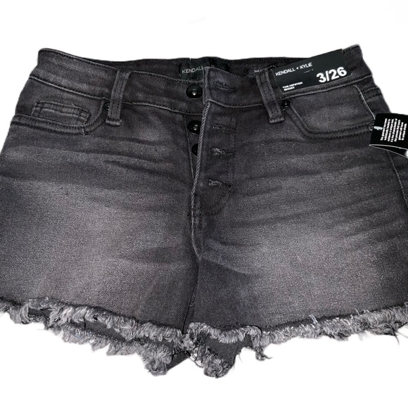 Black jean shorts from Kendall and Kylie - Picture 2 of 4
